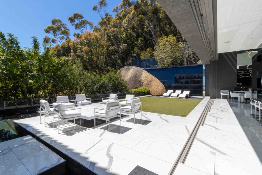 5 Bedroom Property for Sale in Clifton Western Cape